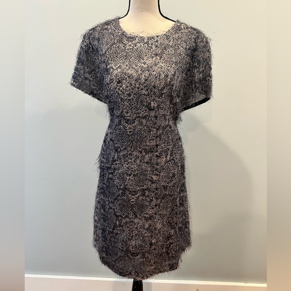 Banana Republic Dresses & Skirts - Banana Republic Gray Snakeskin Print Eyelash Fringe Shift Dress